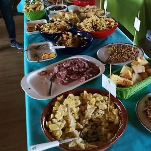 Qua Da Noi , Varzi Italia
